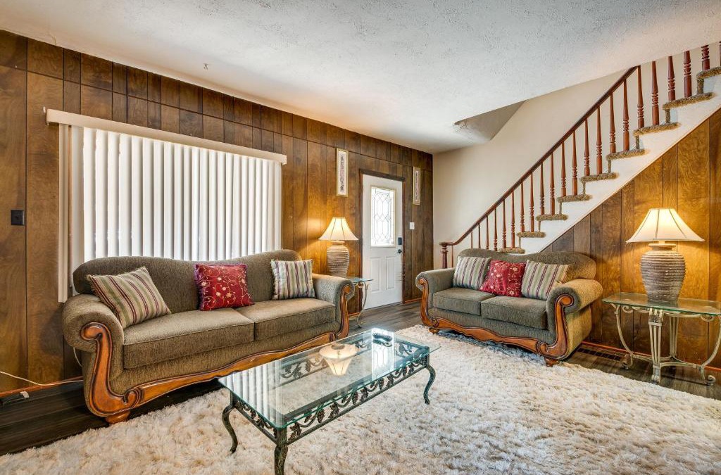 Bath Apartment | Condo Rental with Pool Access about 11 Mi to Allentown!