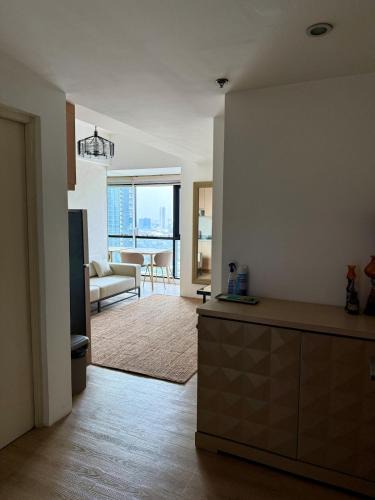 Wack-Wack Greenhills Apartment | Condo Roughly 30 mins from NAIA with view of Greenhills
