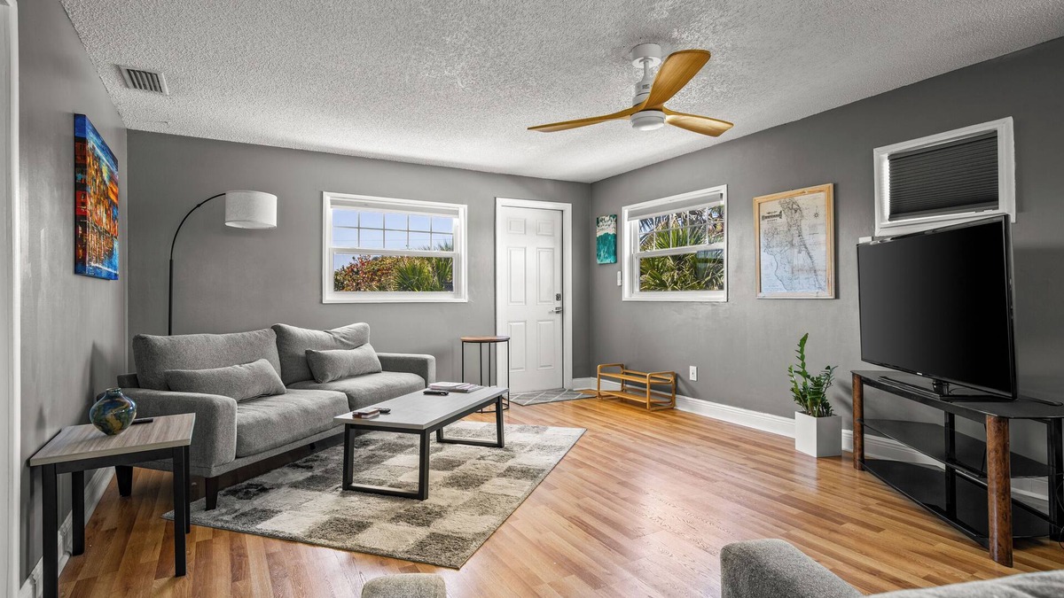 Melbourne Beach Condo | Condo unit - Across the street from beach
