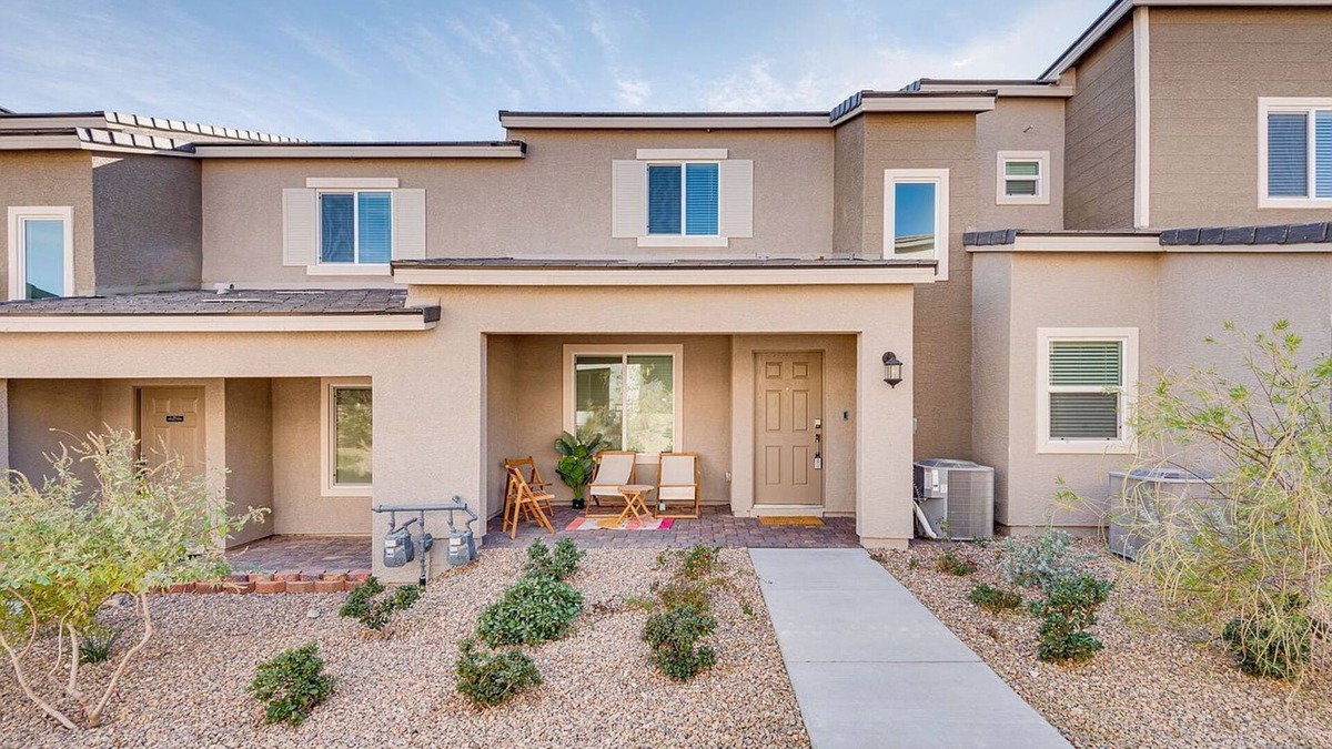 Centennial Hills Condo | Condo-Vegas-Special Low Rates for May Only til May 1rst-Mins to Summerlin Med