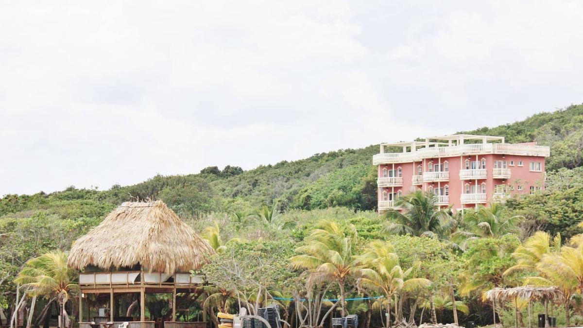 Brick Bay Condo | CONDO VISTA DEL MAR-SEASIDE CONDO-3 BR - SEA VIEWS, POOL, SAND BEACH, SNORKEL
