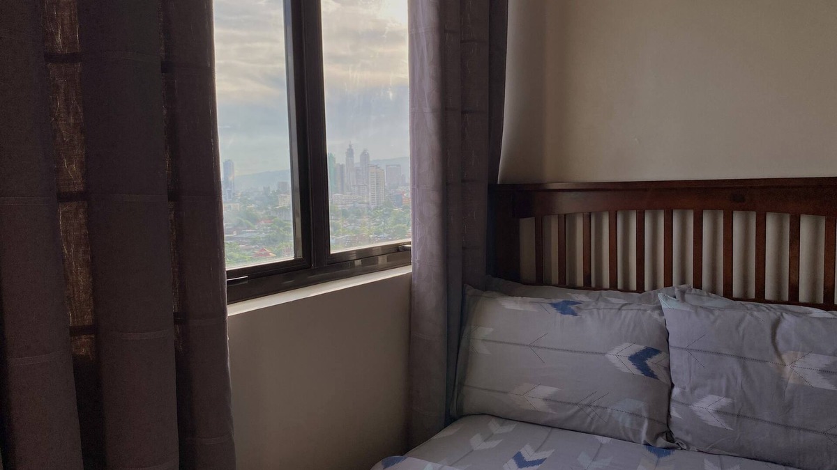 Mabolo Condo | Condo WIFI up to 100mbps Infinity Pool