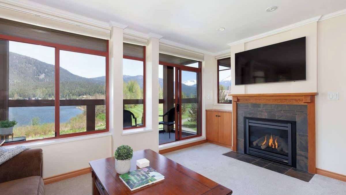Nicklaus North Condo | Condo with Lake & Golf Course Views from Balcony