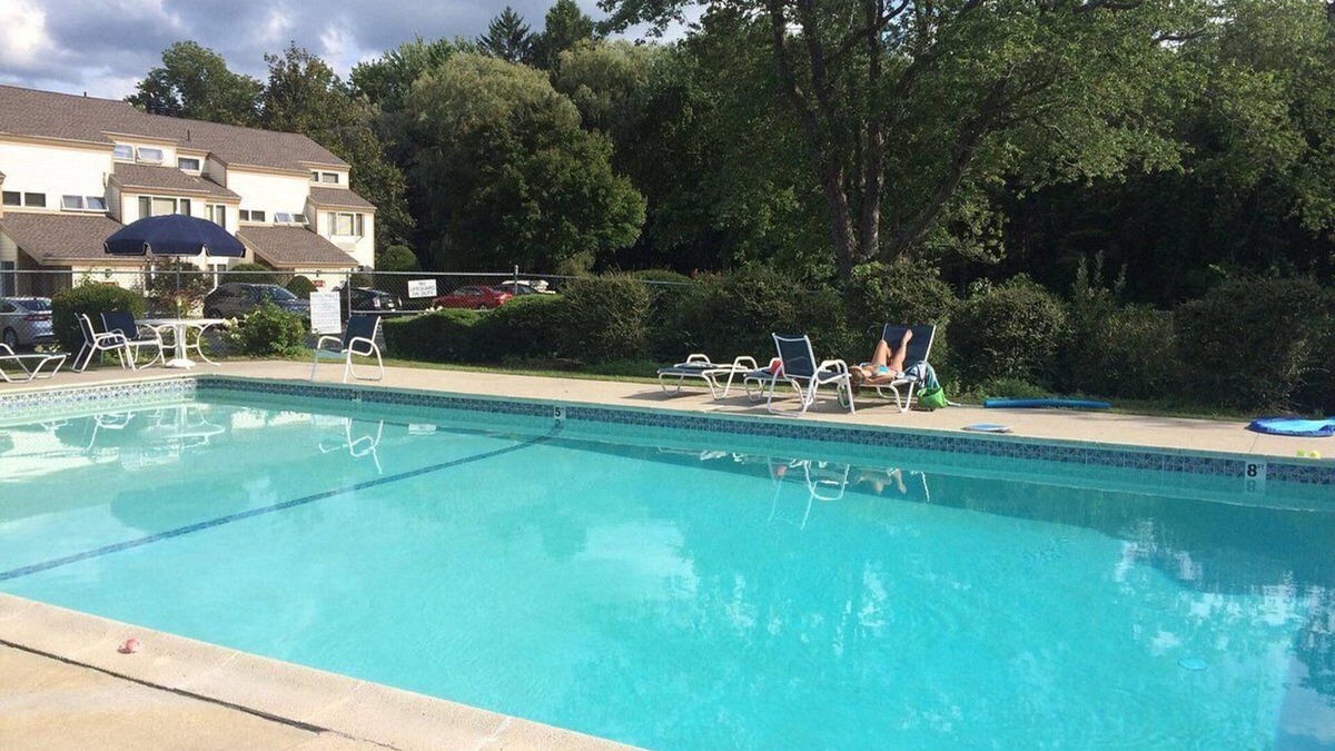Lenox Condo | Condo with Resort Amenities in Lenox