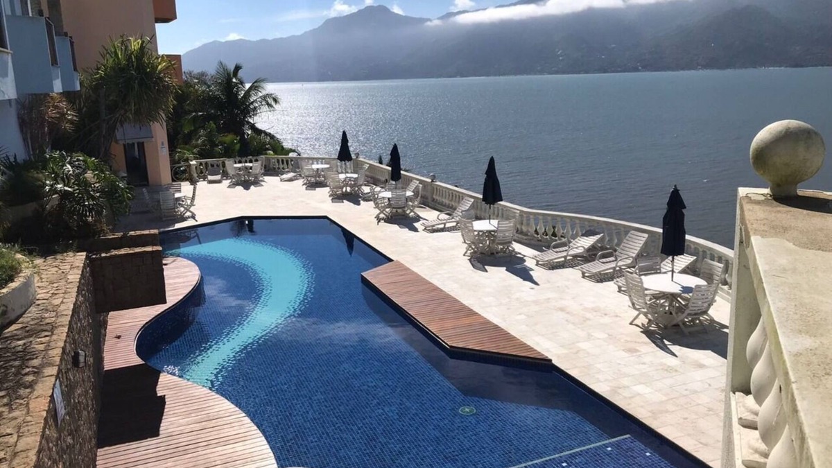 Pontal da Cruz Apartment | Condomínio com ótima estrutura e vista privelegiada.