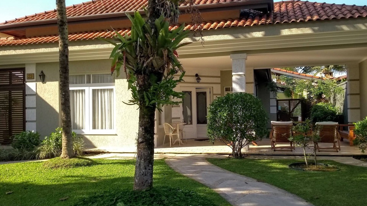 Pedra Verde House | Condomin. Pedra Verde, Lázaro beach swimming pool 4 suites, 5 bathrooms 80 meters from the beach.