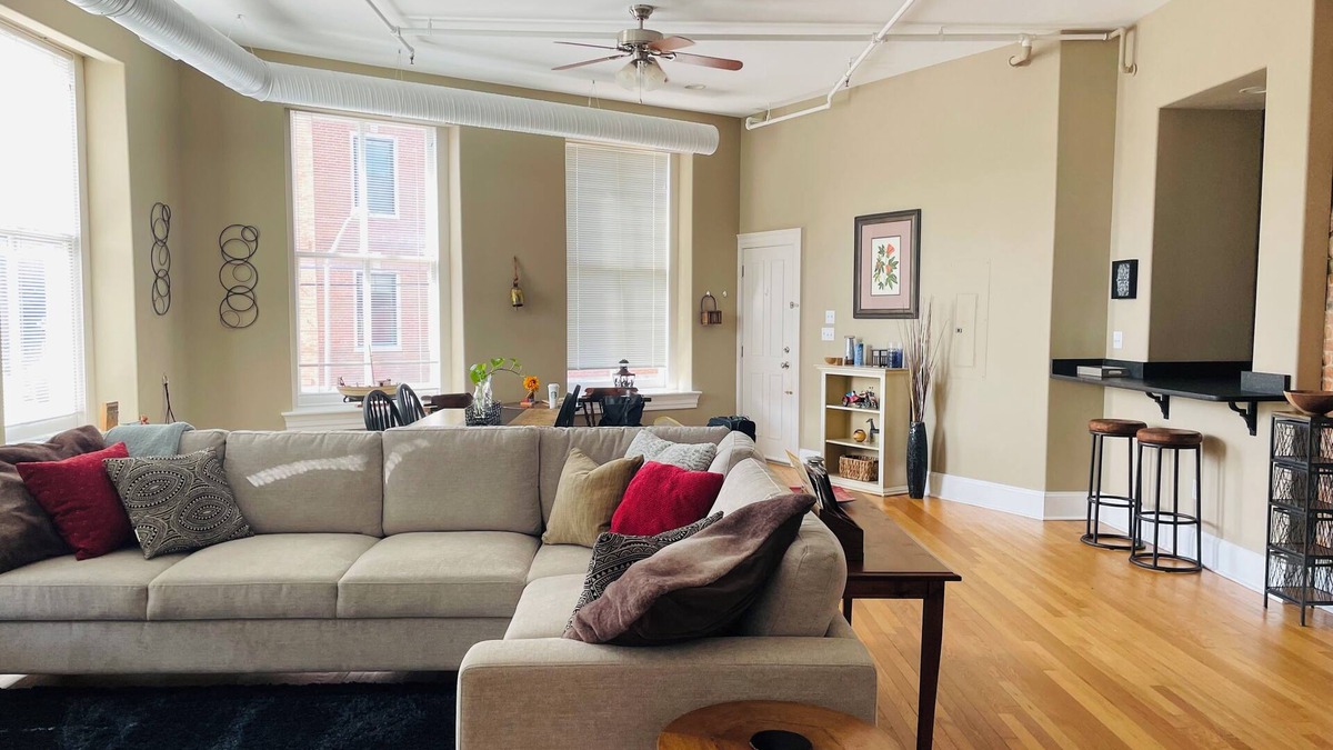 Cambridge Condo | Conductor's Rest: Beautiful 2 Bedroom Loft in Historic Cambridge, Maryland