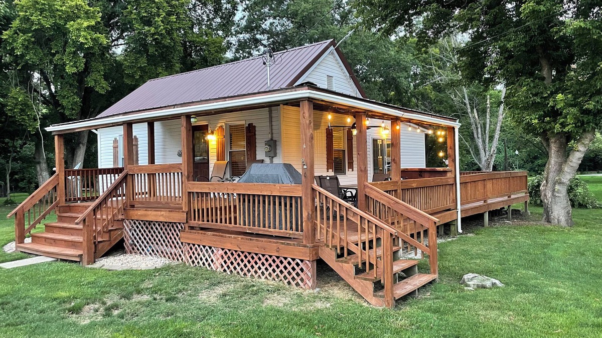 Grafton House | Confluence Cabin Grafton, IL