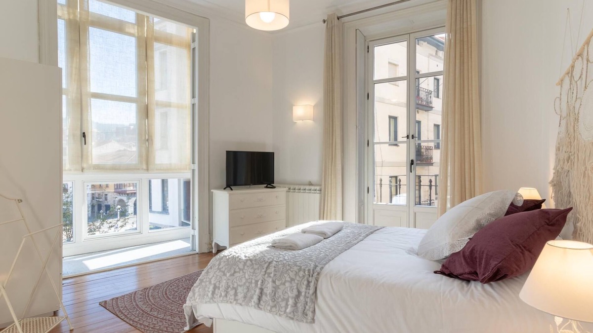 San Francisco Apartment | Confort y Diseño con Vistas al Casco Viejo