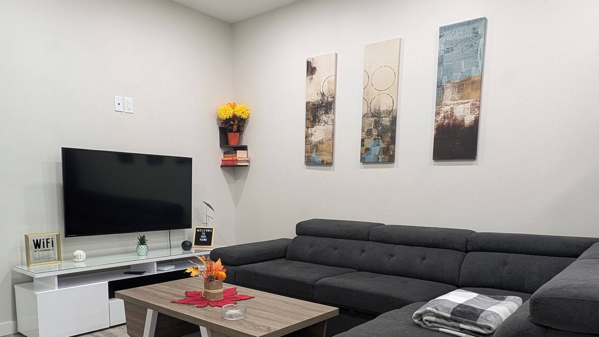 Saskatoon House | Confortable brand-new 1-bedroom close to downtownnn