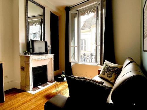 Dreux Apartment | Confortable studio sur jolie rue piétonne #3