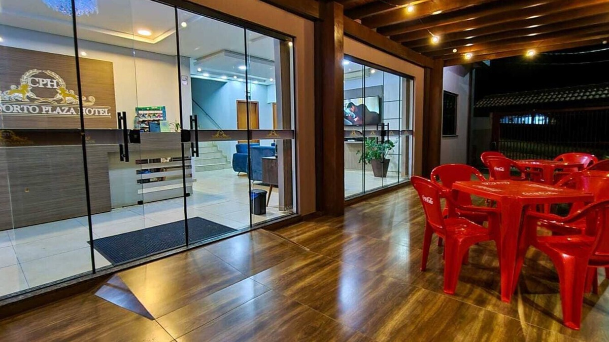 Capitao Leonidas Marques Hotel | Conforto Plaza Hotel