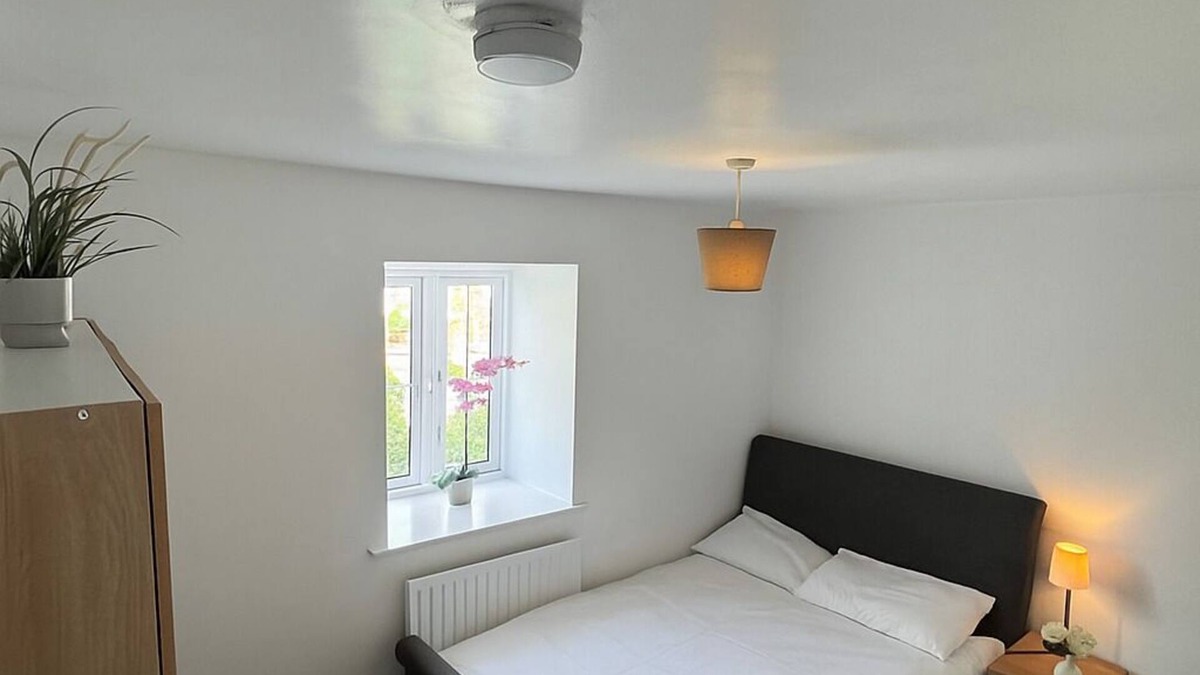 Luton House | Confy Delight Double Bedroom