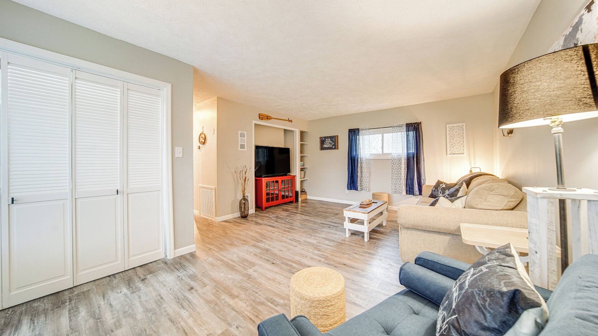 Conneaut Lake Apartment | Conneaut Lake Apartment < 1 Mi to Waterfront!