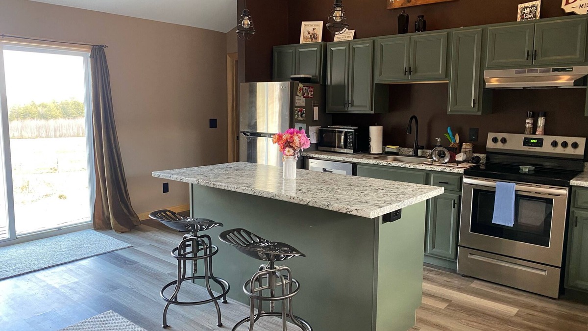 Franklin House | Connect with nature - quiet and peaceful modern ranch in Eastbrook