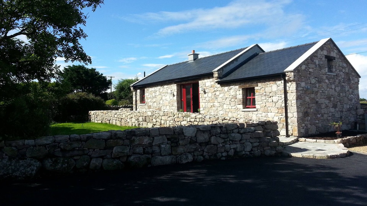 Inverin Cottage | Connemara Stone Barn on Wild Atlantic Way, walk to beach, near Aran Island Ferry