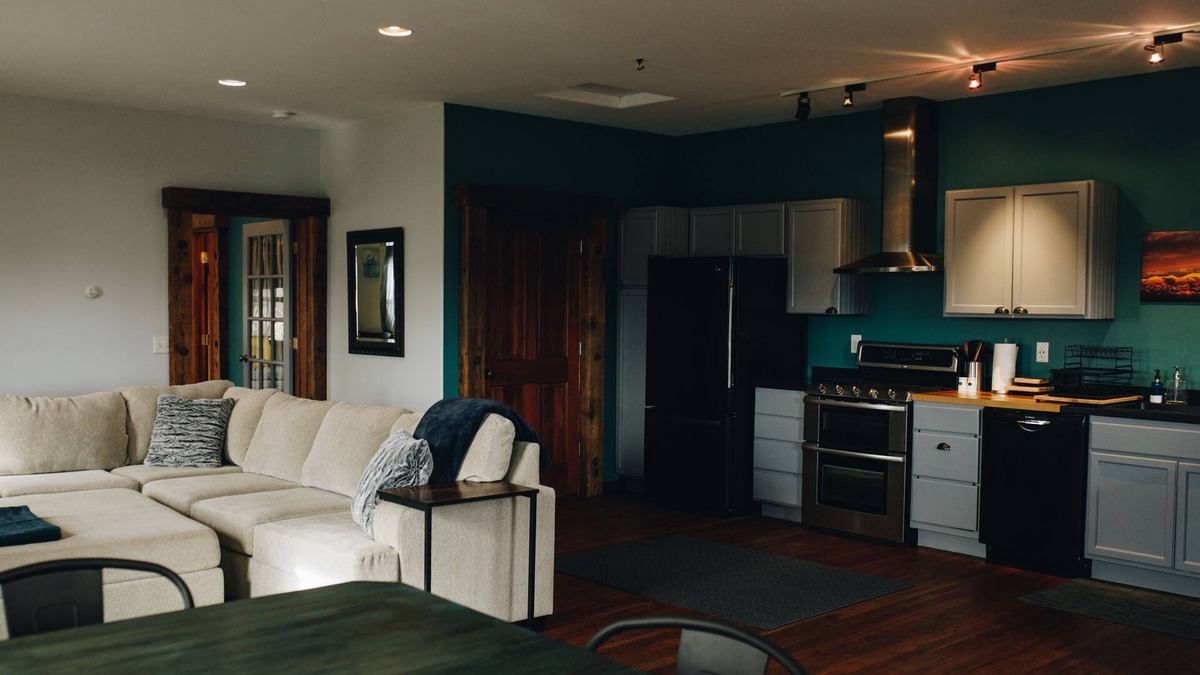 Four Corners Apartment | Connoisseur Hideaway
