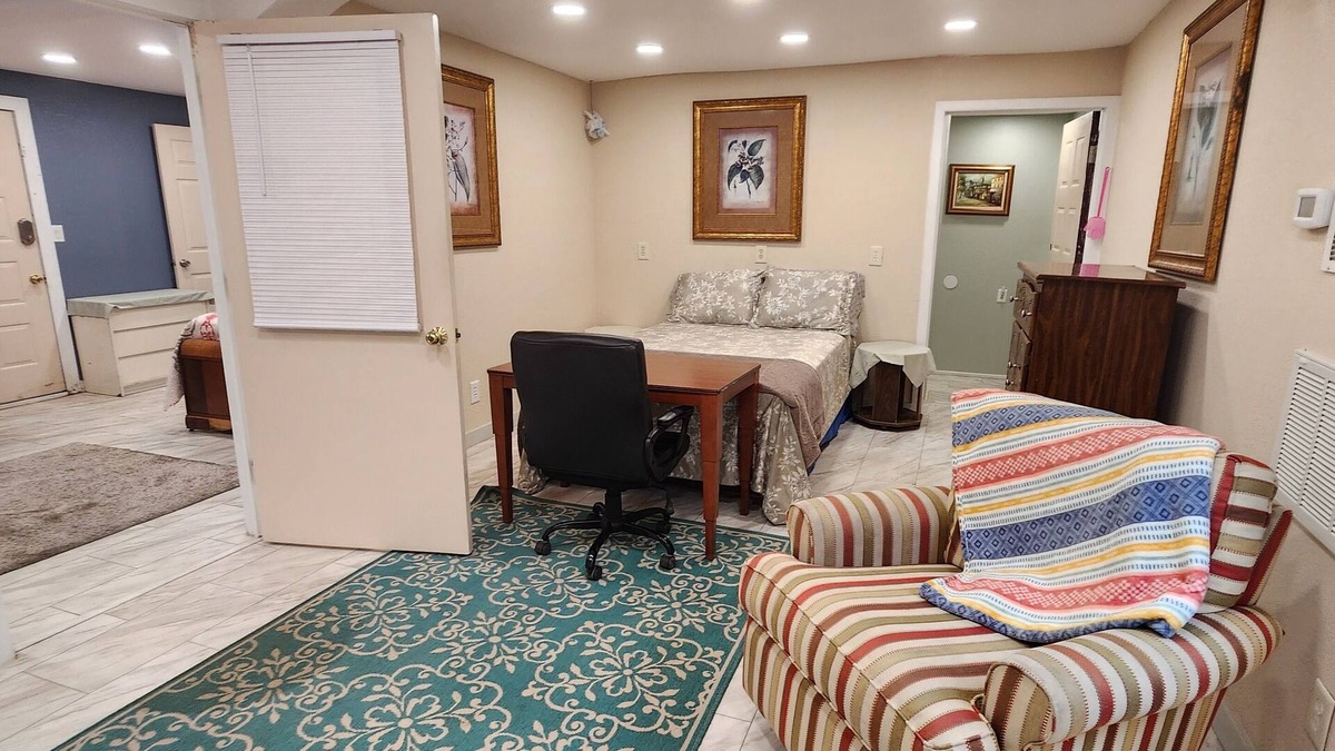Cottondale Apartment | Conrad Apartment