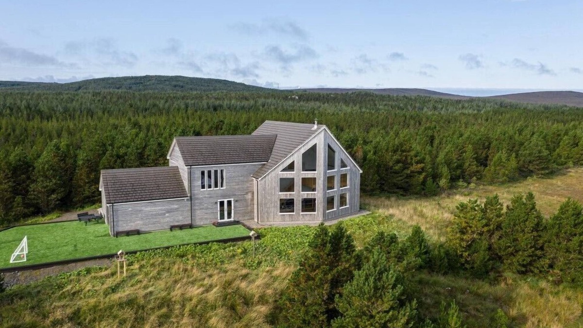 Isle of North Uist Cottage | CONSTANT & TRUE (SEASMHACH AGUS DILEAS) in Claddach Vallay/Sollas, North Uist