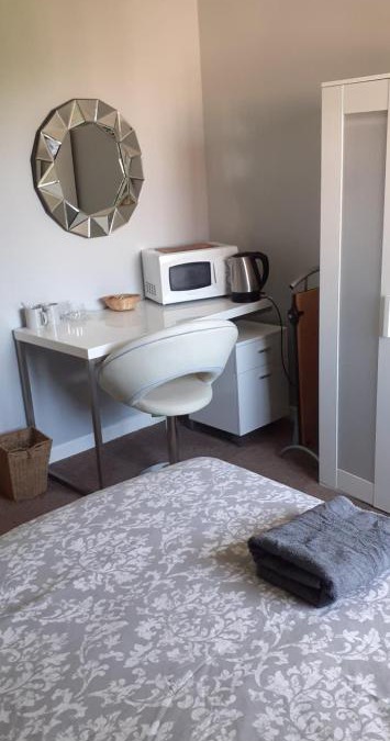 Cannards Grave House | Constantine Court Homestay