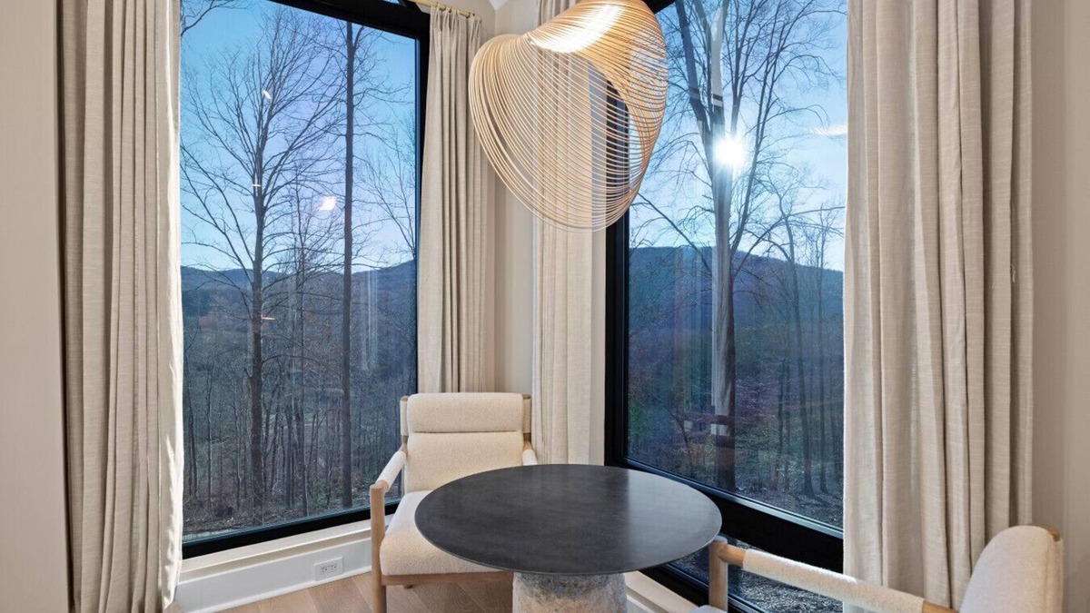 Almont Cabin | Constellation Cygnus Suite