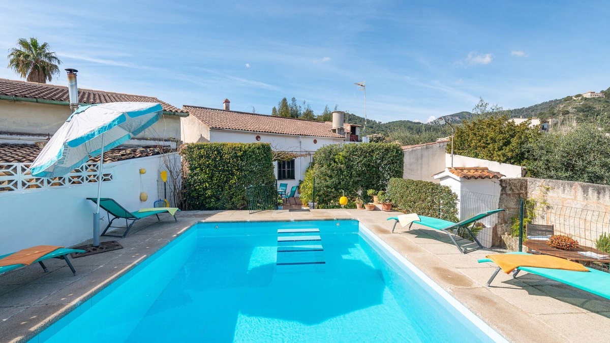 Mancor de la Vall Villa | CONSTRUCCIONES BALAGUER - Villa with private pool in Mancor de la Vall. Free WiFi