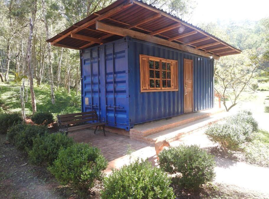 Santa Rita de Ouro Preto House | Container em Ouro Preto: represa mata caiaque bike