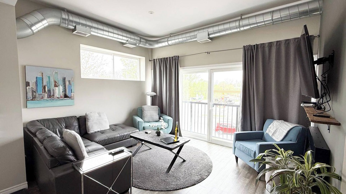 Niagara-on-the-Lake Apartment | Contemporary [West] Loft in Historic Niagara