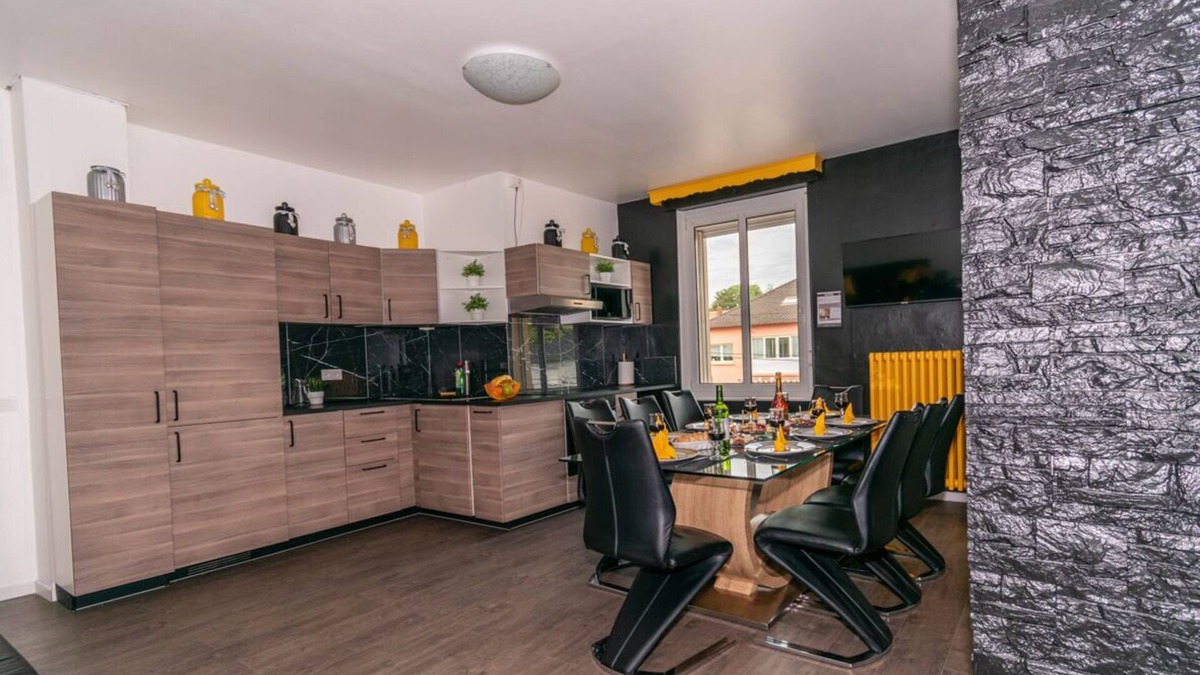 Puttelange-aux-Lacs Apartment | Contemporary Chic Apartment