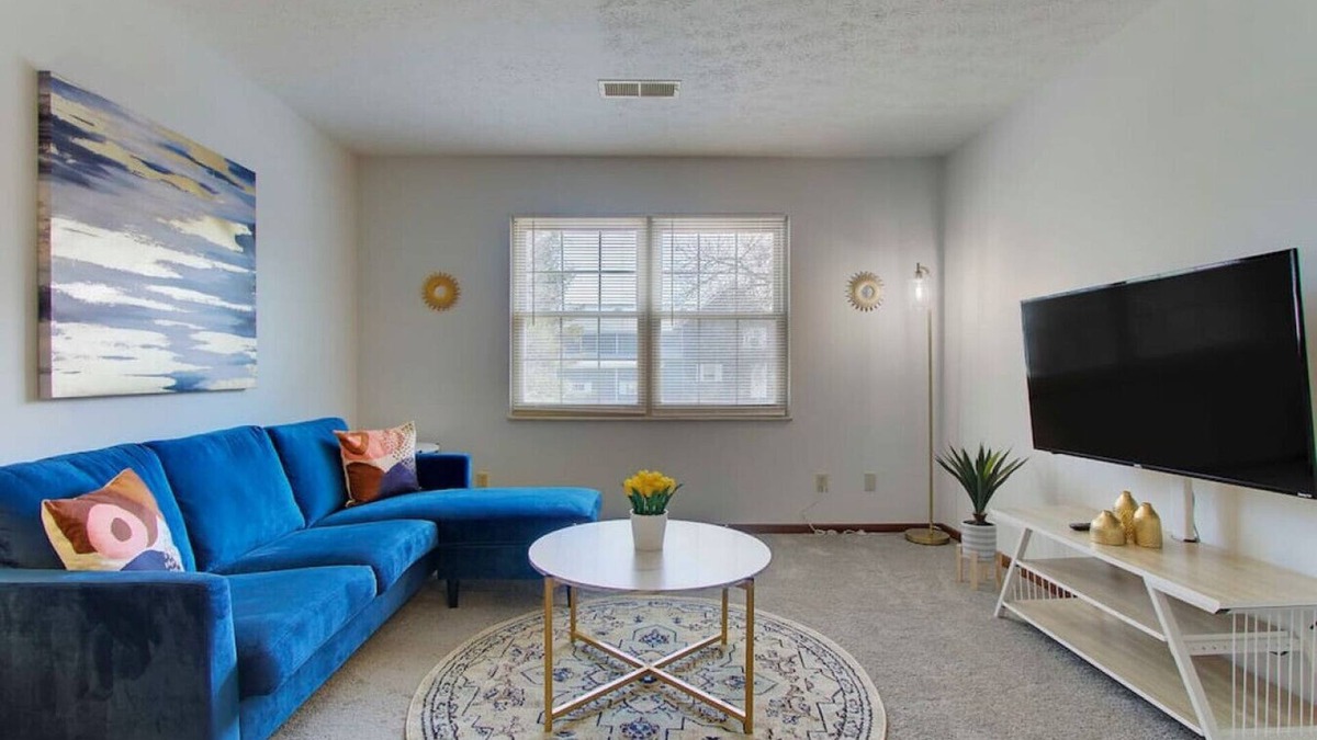 North Canton Apartment | Contemporary 1 BD | Near Hall of Fame & Airport