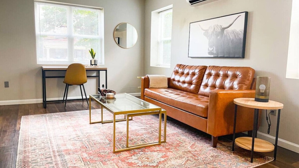 Cincinnati Apartment | *Contemporary 1 bed close to Xavier & Downtown*