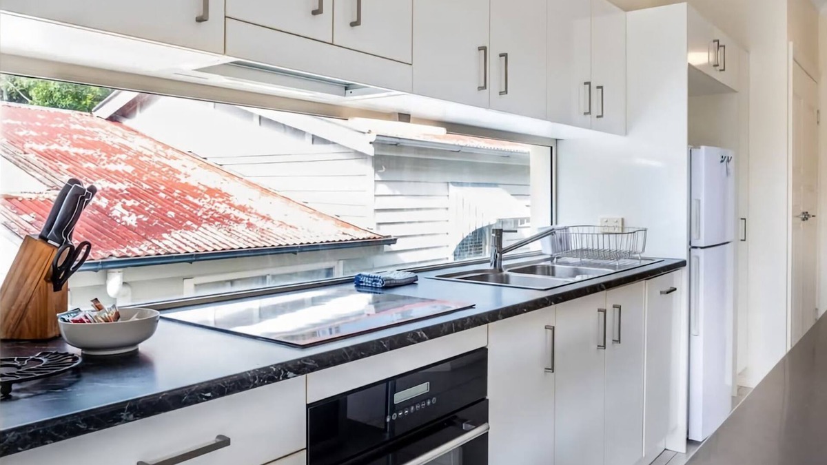 Ashgrove Apartment | Contemporary 2BR Escape Upper Level Sanctuary