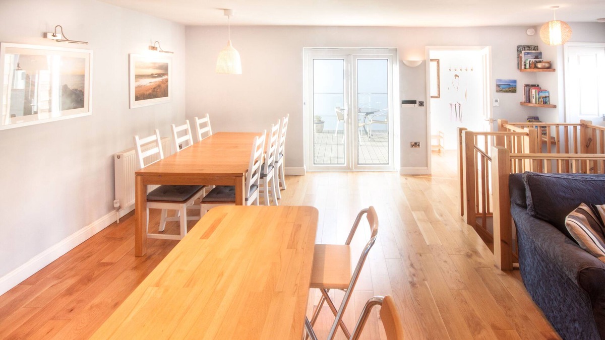 Egloshayle House | Contemporary 3 Bedroom House In Wadebridge With Private Parking