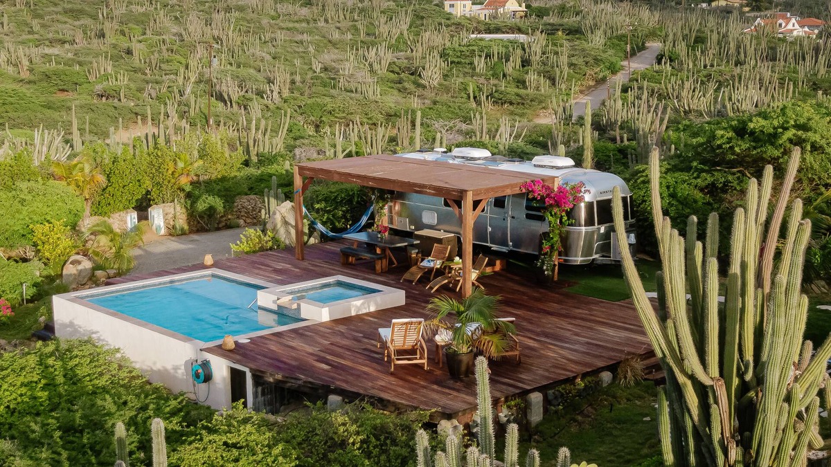 Matividiri House | Contemporary Airstream With Private Pool & Stunning Ocean And Nature Views
