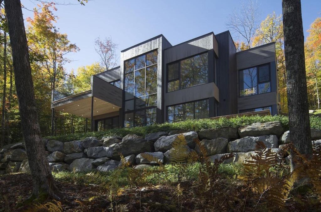 Potton Villa | Contemporary and luxurious property on Lake Memphremagog