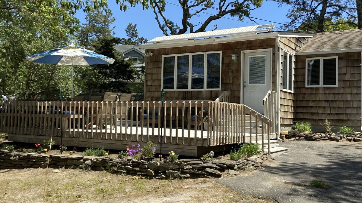 Hampton Bays Cottage | Contemporary Beach Cottage - Walk to Bay, Minutes from Ocean