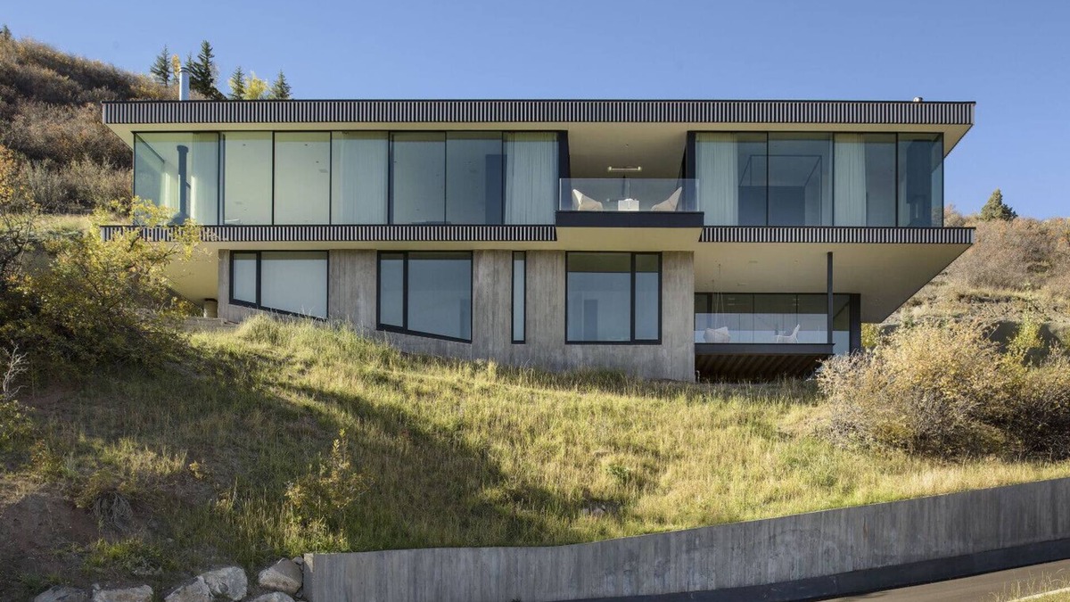 Brush Creek Village House | Contemporary Brush Creek Masterpiece
