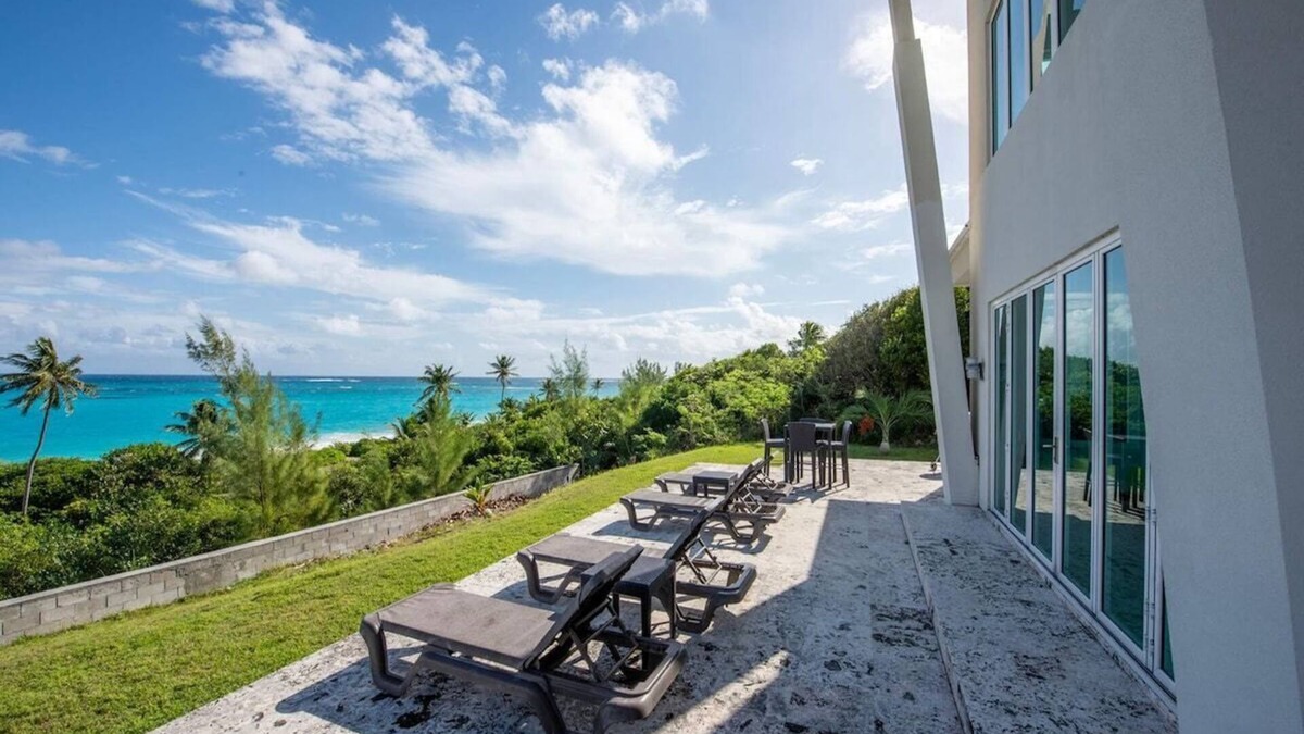 Governor's Harbour Villa | Contemporary Beach Villa In Boutique Club