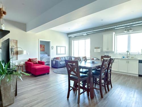 Niagara-on-the-Lake Apartment | Contemporary East Loft in Historic Niagara