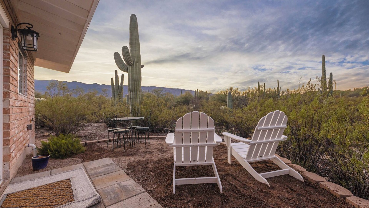 Tanque Verde Cottage | Contemporary Casita in Northeast Tucson next to Saguaro National Park East.