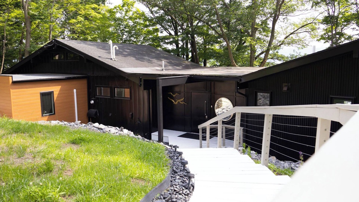 Lansing House | Contemporary Cayuga Lakehouse 3BR/3BA/Sleeps 9
