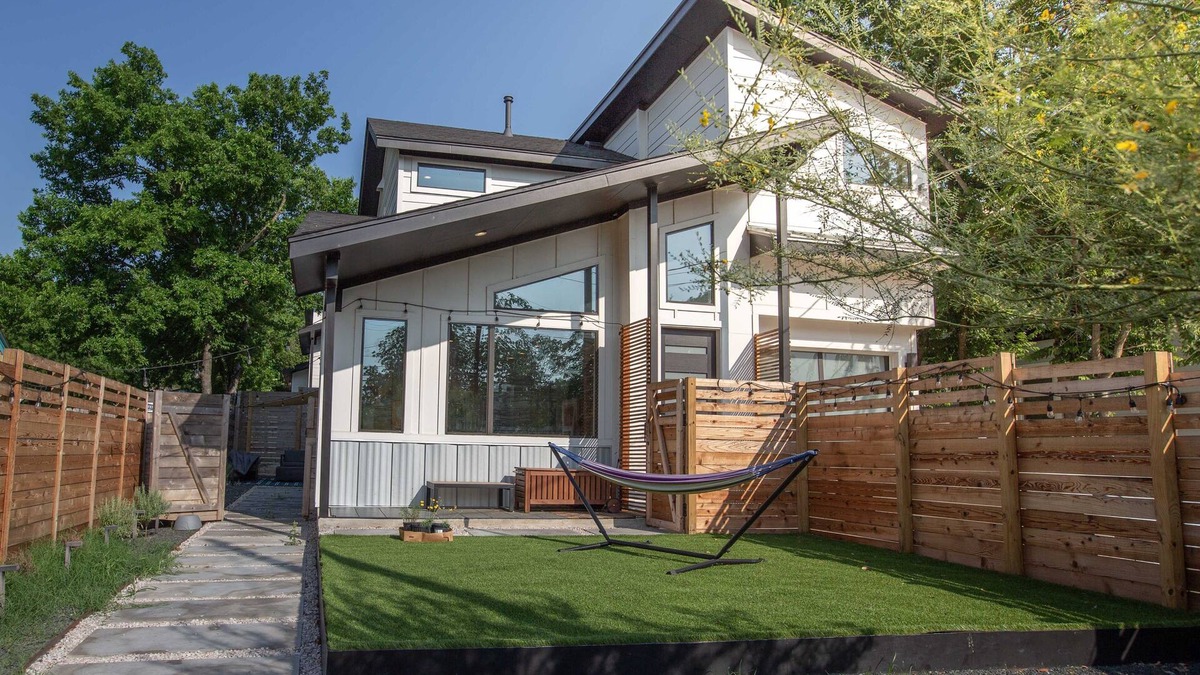 Brentwood House | Contemporary Central Austin House w/Tesla Charger and Outdoor Grill