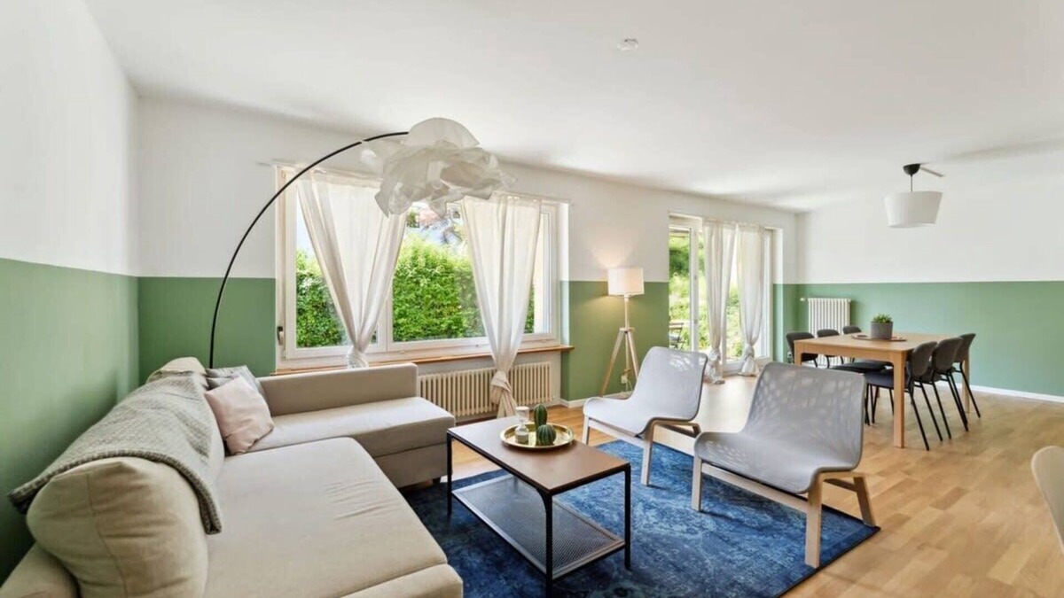 Horgen District Apartment | Contemporary Chic: Cozy Ruschlikon APT