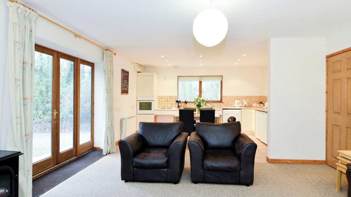 Cornwall Ski Chalet | Contemporary cottage style single storey lodge.
