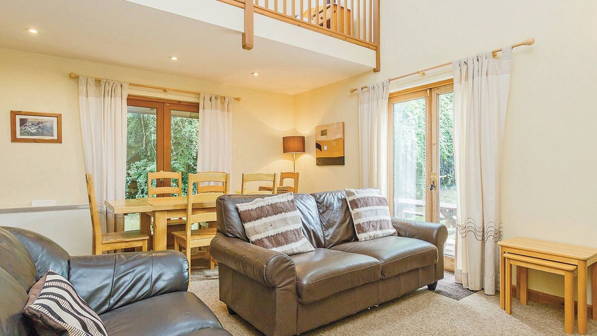 Cornwall Ski Chalet | Contemporary cottage style two storey lodge.