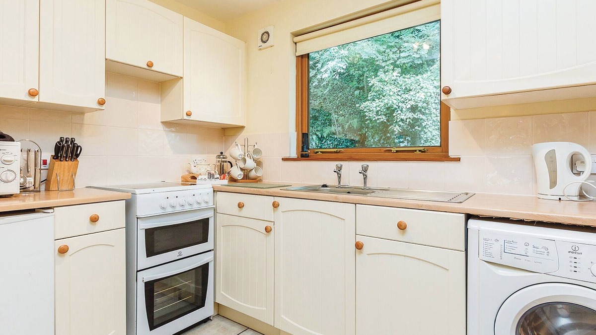 Cornwall Ski Chalet | Contemporary cottage style two storey lodge.