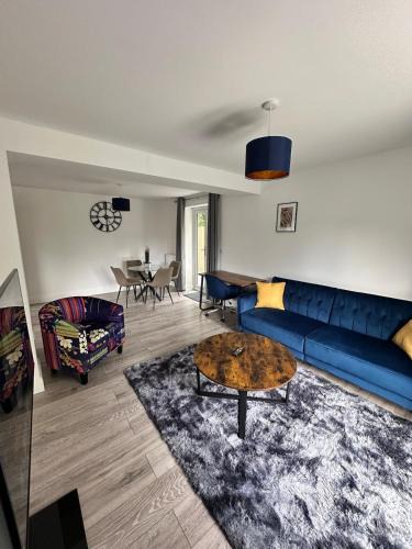 Guildford Ski Chalet | Contemporary Comfort 2 Bed Home