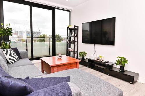Footscray Apartment | Contemporary Comfort
