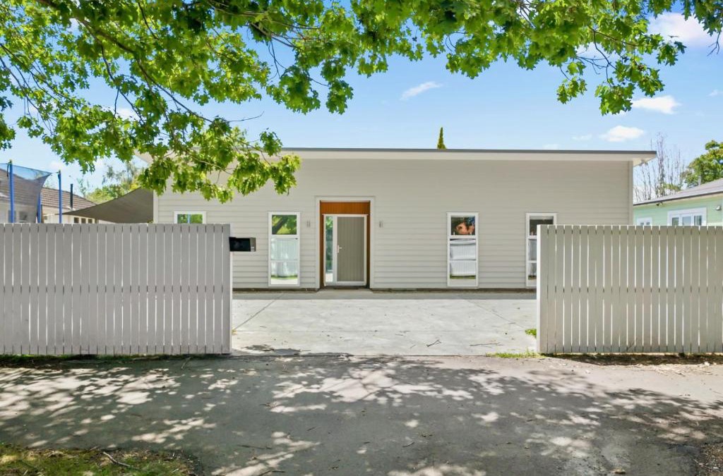 Masterton House | Contemporary Comfort - Masterton Holiday Home