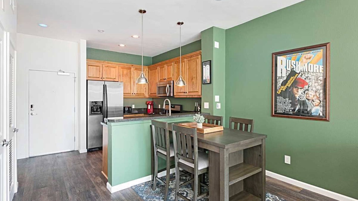 Pacific Terrace Condo | Contemporary Condo in the Gaslamp